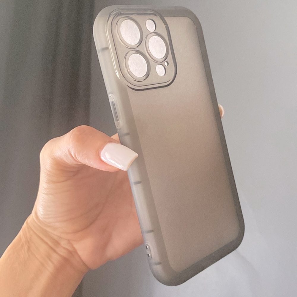 iPhone 15 pro max grey clear case